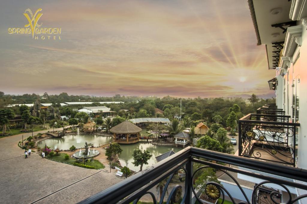Spring Garden Hotel Lk Long Khanh Exteriör bild