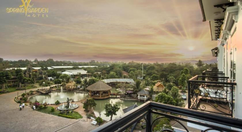Spring Garden Hotel Lk Long Khanh Exteriör bild