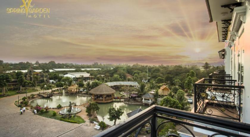 Spring Garden Hotel Lk Long Khanh Exteriör bild