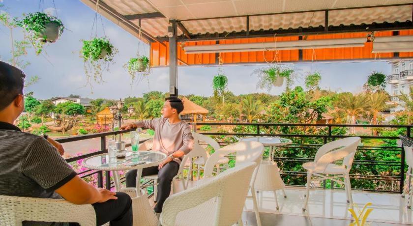 Spring Garden Hotel Lk Long Khanh Exteriör bild